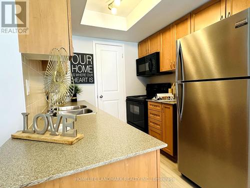 3 - 88 Munro Street, Toronto, ON - Indoor Photo Showing Kitchen With Double Sink