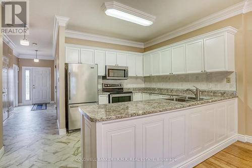 9 - 1111 Wilson Road N, Oshawa (Pinecrest), ON - Indoor Photo Showing Kitchen With Double Sink With Upgraded Kitchen