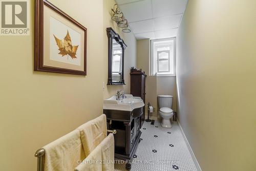 6 Rolliston Street, Smith-Ennismore-Lakefield (Lakefield), ON - Indoor Photo Showing Bathroom