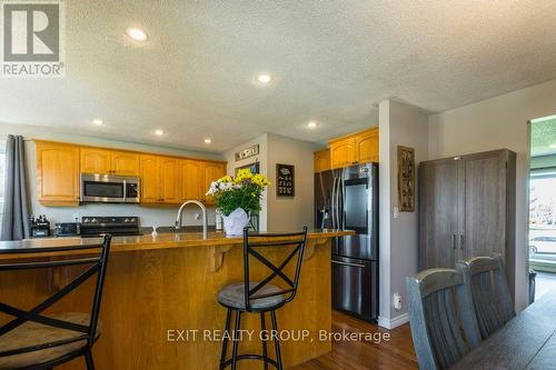 20 Rockhill Court, Belleville, ON - Indoor Photo Showing Kitchen