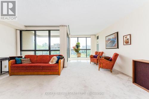 501 - 3 Concorde Place, Toronto (Banbury-Don Mills), ON - Indoor Photo Showing Living Room