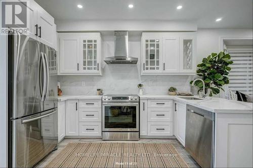 1297 Davenport Road, Toronto W02, ON - Indoor Photo Showing Kitchen With Upgraded Kitchen