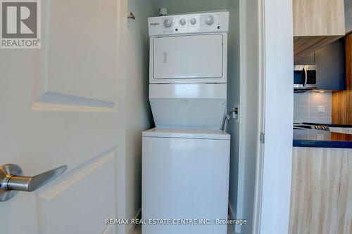 2110 - 4655 Metcalfe Avenue, Mississauga, ON - Indoor Photo Showing Laundry Room