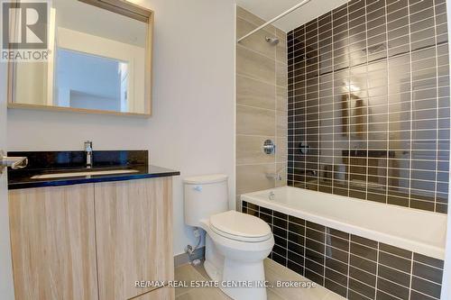 2110 - 4655 Metcalfe Avenue, Mississauga, ON - Indoor Photo Showing Bathroom