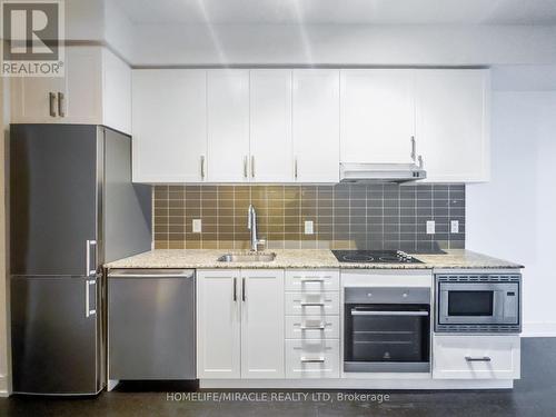 121 - 7 Kenaston Gardens, Toronto, ON - Indoor Photo Showing Kitchen With Upgraded Kitchen