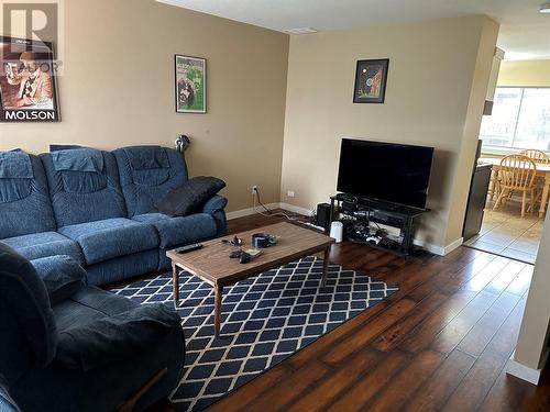 1716 Willowbrook Crescent Unit# 210, Dawson Creek, BC - Indoor Photo Showing Living Room