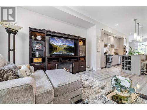 170 Celano Crescent Unit# 21, Kelowna, BC - Indoor Photo Showing Living Room