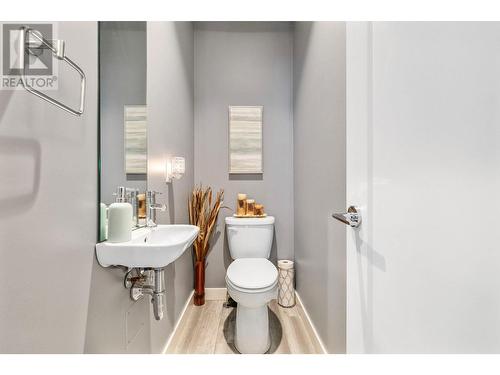 170 Celano Crescent Unit# 21, Kelowna, BC - Indoor Photo Showing Bathroom