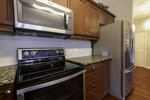 Kitchen - 1499 Nottinghill Gate|Unit #207, Oakville, ON - Indoor Photo Showing Kitchen