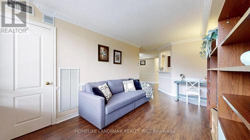 310 - 88 Grandview Way, Toronto (Willowdale East), ON - Indoor Photo Showing Living Room