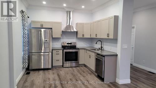 90 High Street, Georgina (Sutton & Jackson'S Point), ON - Indoor Photo Showing Kitchen