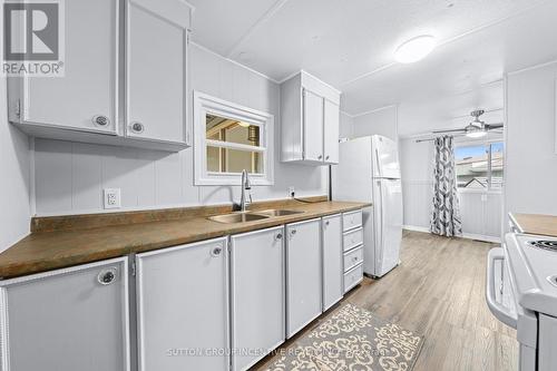 20 Weeping Willow Drive, Innisfil, ON - Indoor Photo Showing Kitchen With Double Sink