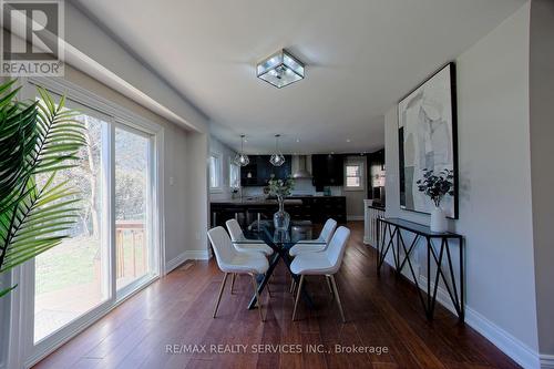 1727 Hollow Oak Terrace, Mississauga, ON - Indoor Photo Showing Dining Room