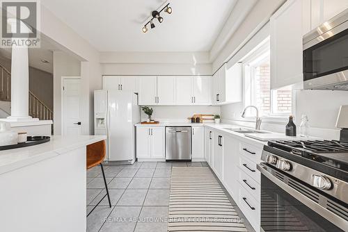 2268 Greenway Terrace, Burlington, ON - Indoor Photo Showing Kitchen