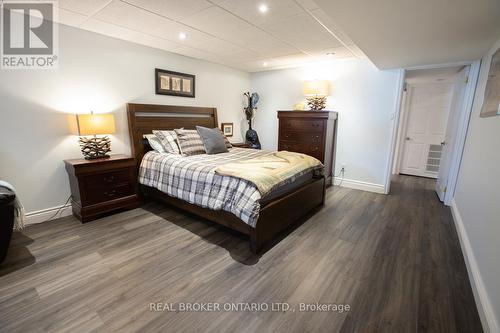 4 Meadowcliff Place, Waterloo, ON - Indoor Photo Showing Bedroom