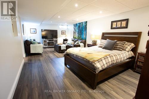 4 Meadowcliff Place, Waterloo, ON - Indoor Photo Showing Bedroom