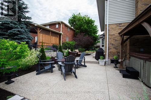 4 Meadowcliff Place, Waterloo, ON - Outdoor With Exterior