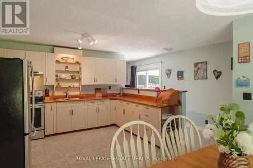 478 Bruce Rd 9, South Bruce Peninsula, ON - Indoor Photo Showing Kitchen With Double Sink