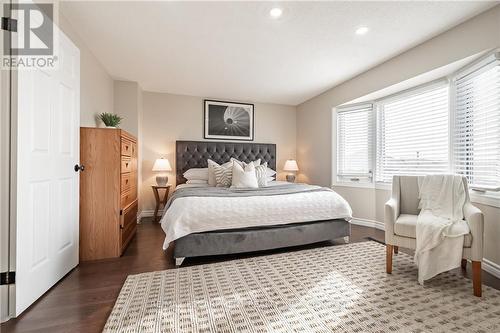 680 Rexford Drive, Hamilton, ON - Indoor Photo Showing Bedroom