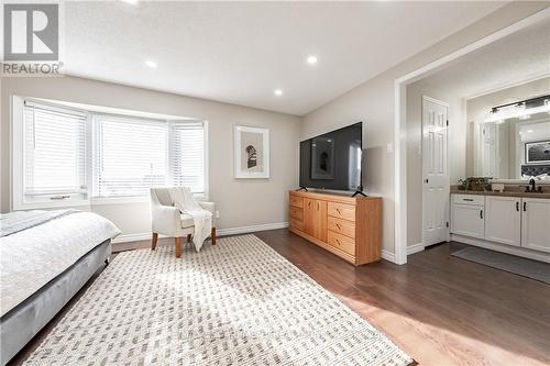 680 Rexford Drive, Hamilton, ON - Indoor Photo Showing Bedroom