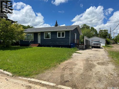 606 Ogilvie Street, Moosomin, SK 