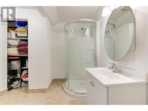 1471 Inkar Road Unit# 6, Kelowna, BC - Indoor Photo Showing Bathroom