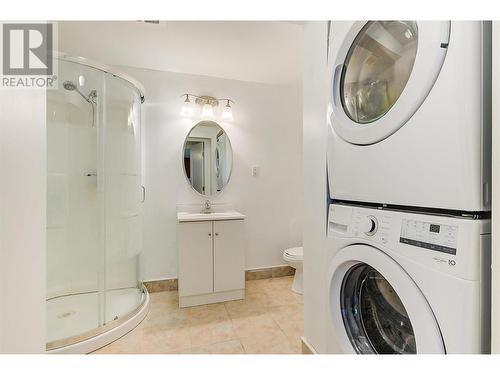 1471 Inkar Road Unit# 6, Kelowna, BC - Indoor Photo Showing Laundry Room