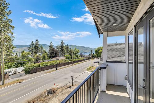 1032 Oak Barrel Lane, West Kelowna, BC 