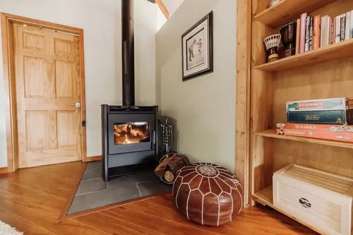 188 Longview Place, Osoyoos, BC - Indoor Photo Showing Other Room With Fireplace