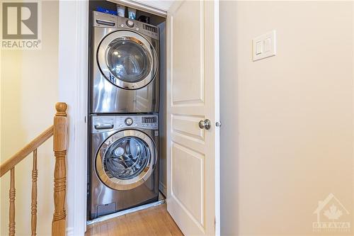104 Nutting Crescent, Ottawa, ON - Indoor Photo Showing Laundry Room