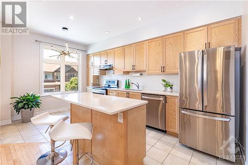 104 Nutting Crescent, Ottawa, ON - Indoor Photo Showing Kitchen With Stainless Steel Kitchen