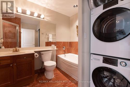 223 - 35 Boardwalk Drive, Toronto, ON - Indoor Photo Showing Laundry Room
