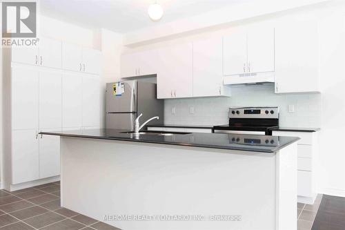 20 Titan Trail, Markham (Cedarwood), ON - Indoor Photo Showing Kitchen