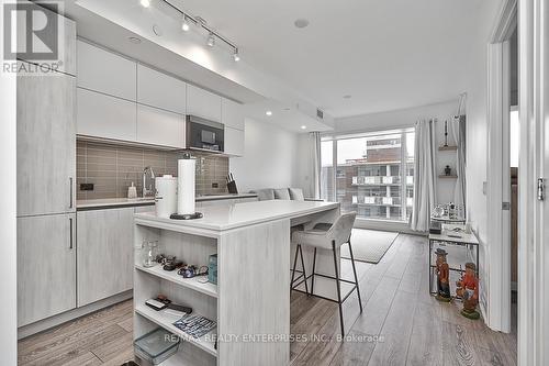 617 - 21 Park Street E, Mississauga, ON - Indoor Photo Showing Kitchen With Upgraded Kitchen