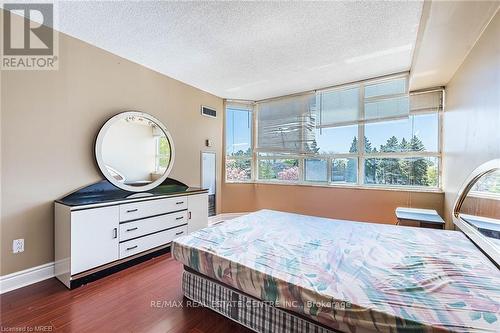 210 - 10 Malta Avenue, Brampton, ON - Indoor Photo Showing Bedroom