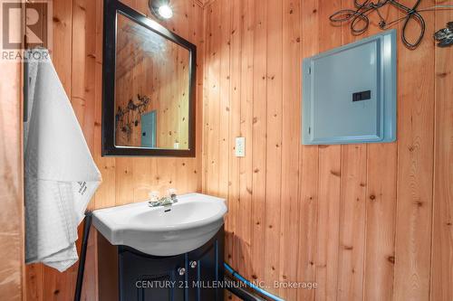 37 Jopling Avenue N, Toronto, ON - Indoor Photo Showing Bathroom