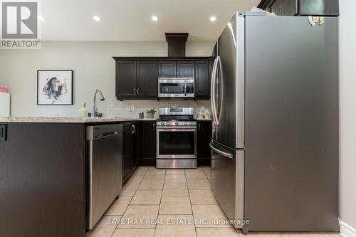 12 Malwood Court, Hamilton, ON - Indoor Photo Showing Kitchen