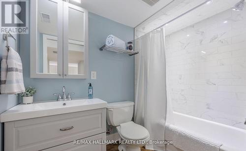 121 West 23Rd Street, Hamilton, ON - Indoor Photo Showing Bathroom