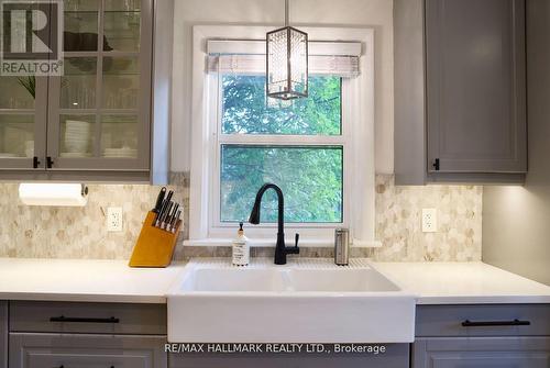 121 West 23Rd Street, Hamilton, ON - Indoor Photo Showing Kitchen With Double Sink