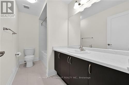 97 - 305 Garner Road W, Hamilton, ON - Indoor Photo Showing Bathroom