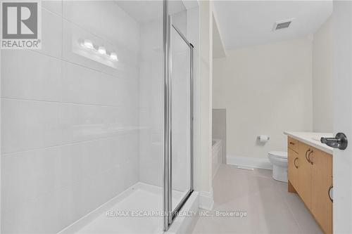 97 - 305 Garner Road W, Hamilton, ON - Indoor Photo Showing Bathroom