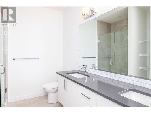 610 Academy Way Unit# 118, Kelowna, BC - Indoor Photo Showing Bathroom