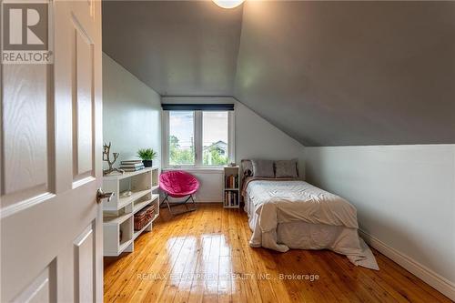 298 Dewitt Road, Hamilton, ON - Indoor Photo Showing Bedroom