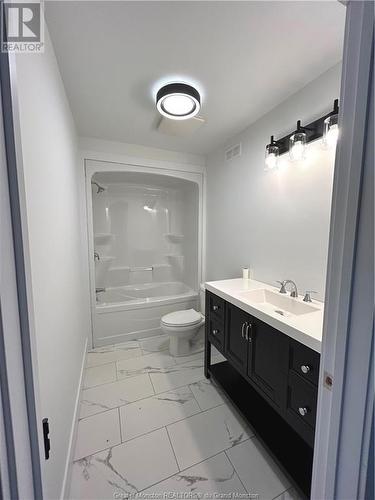 105 Rachel Street, Moncton, NB - Indoor Photo Showing Bathroom