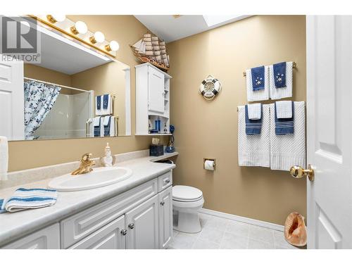 504 5 Street Lot# 27-72, Vernon, BC - Indoor Photo Showing Bathroom