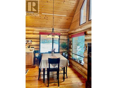 2075 Kirkup Avenue, Rossland, BC - Indoor Photo Showing Dining Room