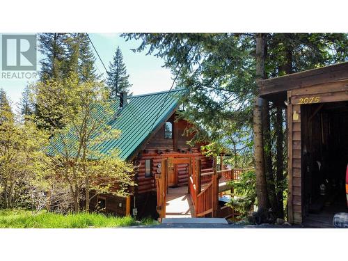 2075 Kirkup Avenue, Rossland, BC - Outdoor