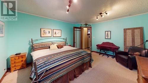 2075 Kirkup Avenue, Rossland, BC - Indoor Photo Showing Bedroom