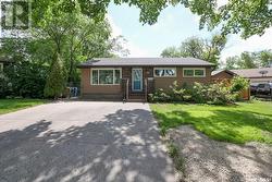 23 Mathieu CRESCENT  Regina, SK S4R 3J1