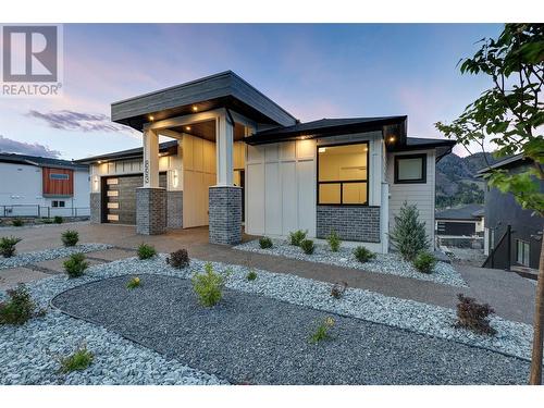 893 Loseth Drive, Kelowna, BC - Outdoor With Facade